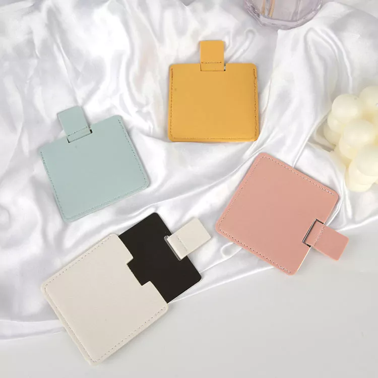 Hitelkártya méretű zsebtükör